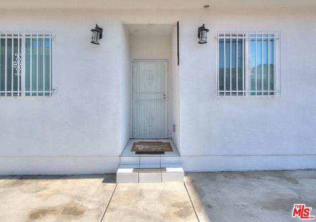 Listing Photo 5 - Condo for sale in building located at 11031 S Burin Ave, Inglewood, CA 90301