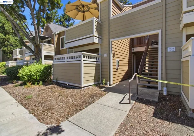 Listing Photo 4 - Condo for sale in building located at 150 Reflections Dr, San Ramon, CA 94583 - Unit #25