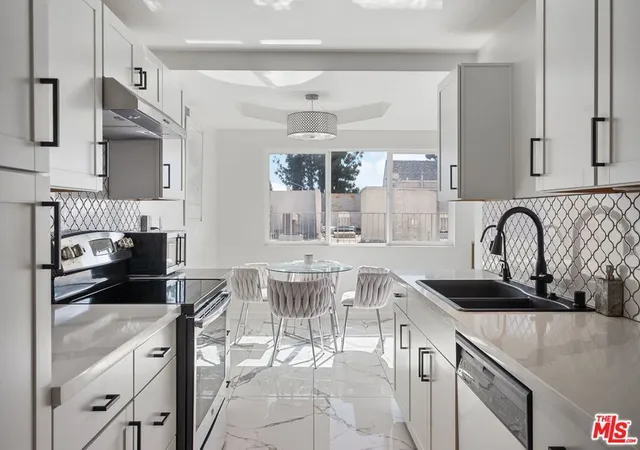 2nd image of 1230 Horn Ave #200, West Hollywood, CA 90069 | MLS# 26853447