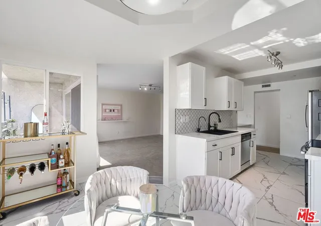 3rd image of 1230 Horn Ave #200, West Hollywood, CA 90069 | MLS# 26853447