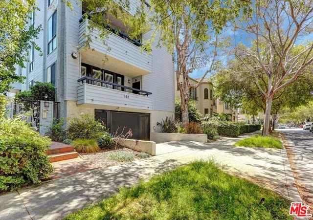 Condo for sale at 148 S Crescent Dr #101, Beverly Hills, CA 90212 | MLS# 26856699