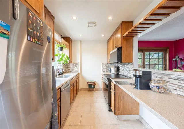 Listing Photo 1 - Condo for sale in building located at 2260 N Cahuenga, Los Angeles, CA 90068 - Unit #507