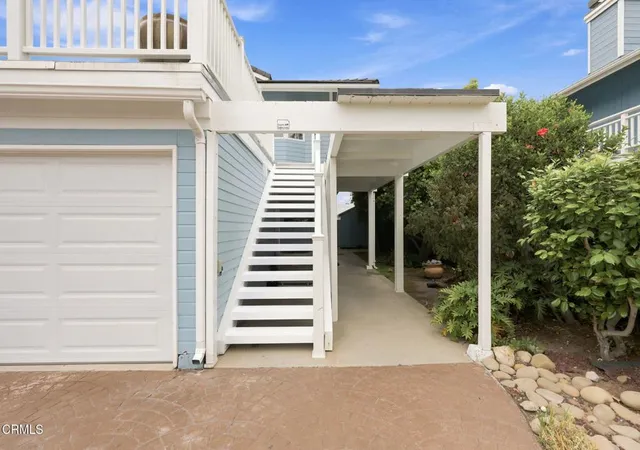 Listing Photo 5 - Condo for sale in building located at 3089 Bayshore Ave, Ventura, CA 93001