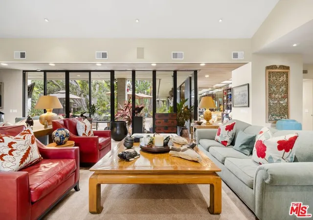 Photo 3 of Mansion for sale at 715 N Beverly Dr, Beverly Hills, CA 90210 | MLS# 26830627 | Listing updated on 2026-09-22