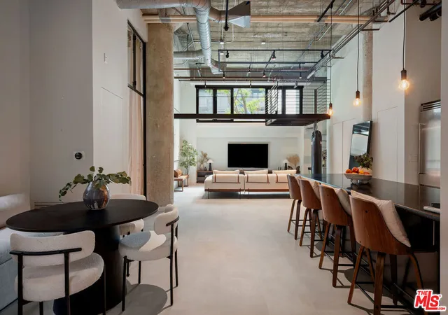 Listing Photo 1 - Condo for sale in building located at 330 W 11Th St, Los Angeles, CA 90015 - Unit #104