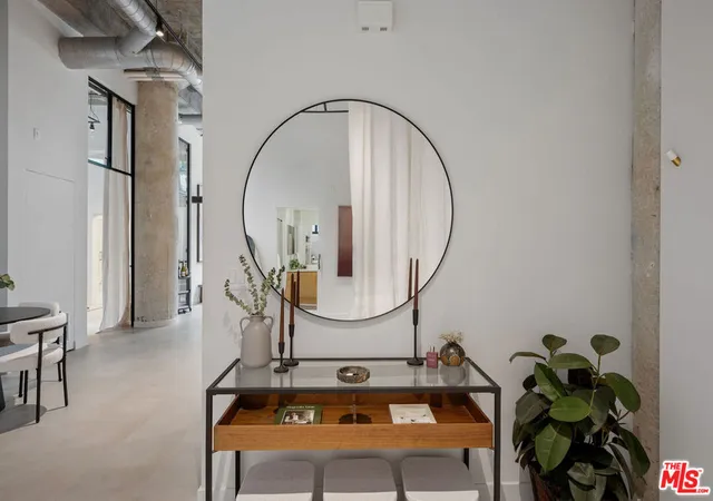 Listing Photo 4 - Condo for sale in building located at 330 W 11Th St, Los Angeles, CA 90015 - Unit #104