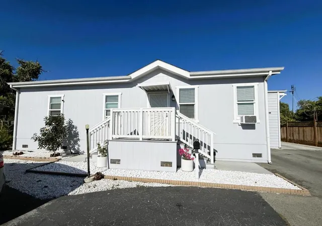 2nd image of 1350 Oakland Rd #34, San Jose, CA 95112 | MLS# ML82054288