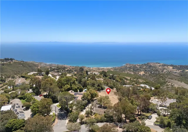 Photo 4 of Single family home for sale at 4 Spur Ln, Rolling Hills, CA 90274 | MLS# PV26152805 | Listing updated on 2026-09-02