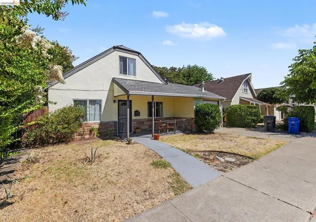 Photo 2 of Single family home for sale at 3879 Shasta Cir, Pittsburg, CA 94565 | MLS# 41141676 | Listing updated on 2026-10-06