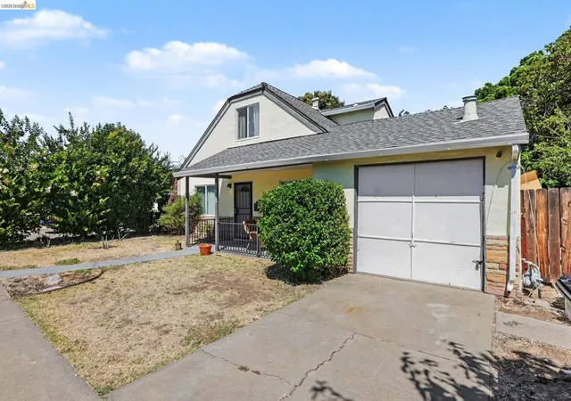 Photo 3 of Single family home for sale at 3879 Shasta Cir, Pittsburg, CA 94565 | MLS# 41141676 | Listing updated on 2026-10-06