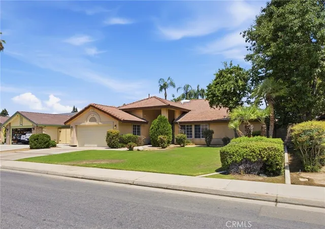 Photo 3 of Single family home for sale at 8704 Bridlewood Ln, Bakersfield, CA 93311 | MLS# SC26148832 | Listing updated on 2026-10-06