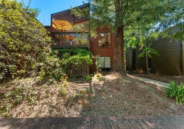 2nd image of 62 Pearce Mitchell Pl, Stanford, CA 94305