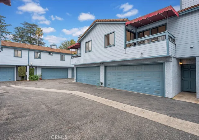 Photo 3 of Condo for sale at 1255 N Los Robles Ave #18, Pasadena, CA 91104 | MLS# TR26154461 | Listing updated on 2026-09-23