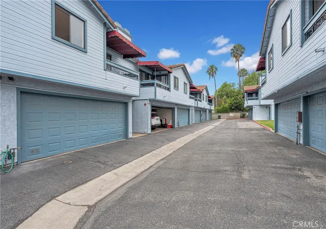 Photo 3 of Condo for sale at 1255 N Los Robles Ave #18, Pasadena, CA 91104 | MLS# TR26154461 | Listing updated on 2026-09-23