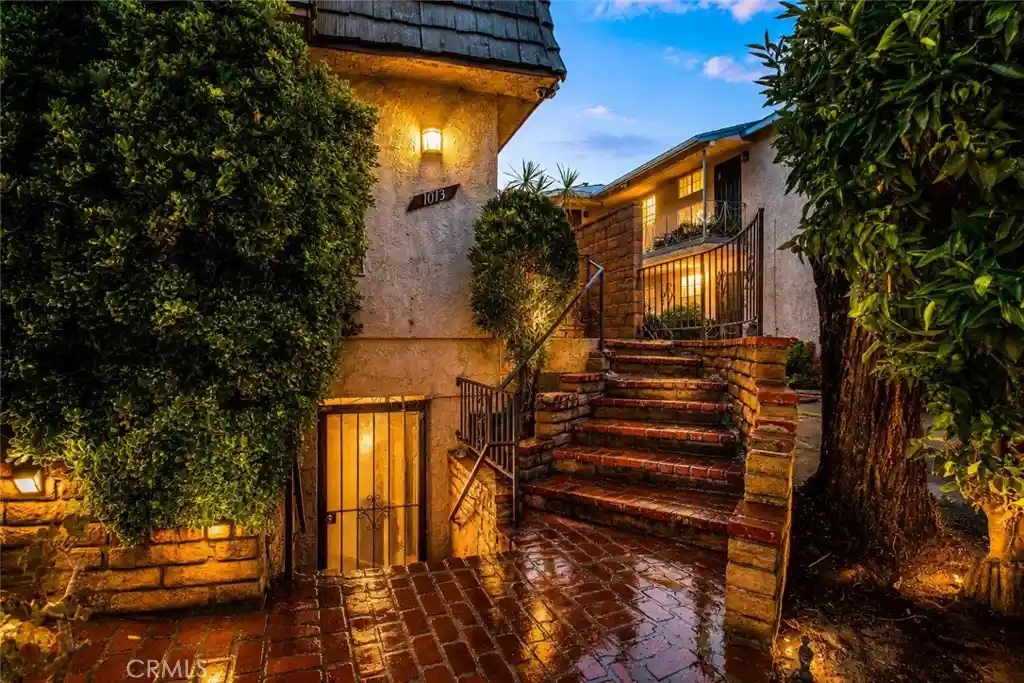 Listing Photo 1 - Condo for sale in 1013 Allen located at 1013 Allen, Glendale, CA 91201 - Unit 1013 Allen