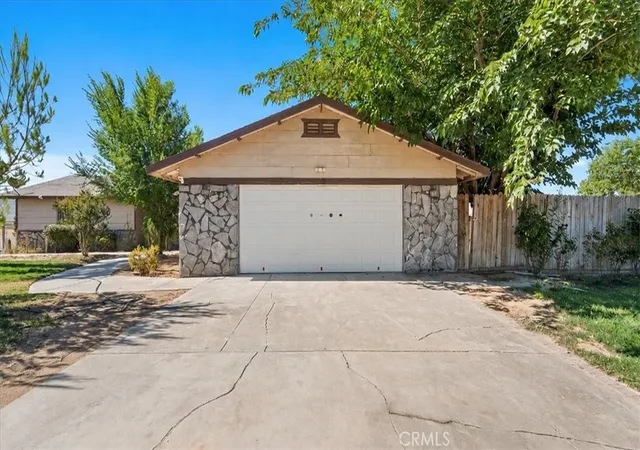 Photo 3 of Sale Pending at 22935 Standing Rock, Apple Valley, CA 92307 | MLS# IG26154404 | Listing updated on 2026-09-18