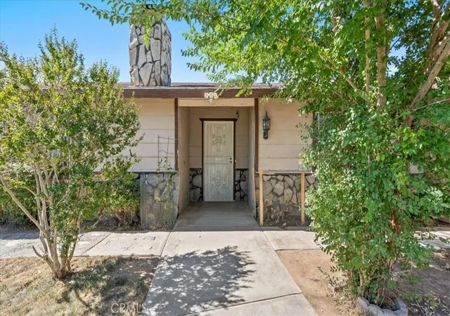 Photo 3 of Sale Pending at 22935 Standing Rock, Apple Valley, CA 92307 | MLS# IG26154404 | Listing updated on 2026-09-18