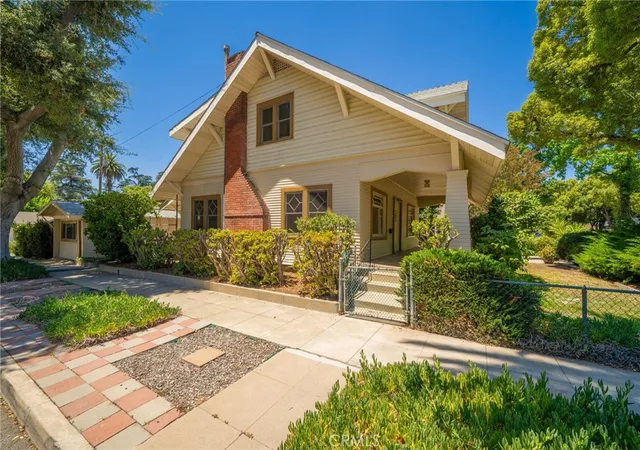 Photo 3 of Single family home for sale at 2382 Bonita Ave, La Verne, CA 91750 | MLS# CV26154615 | Listing updated on 2026-09-20