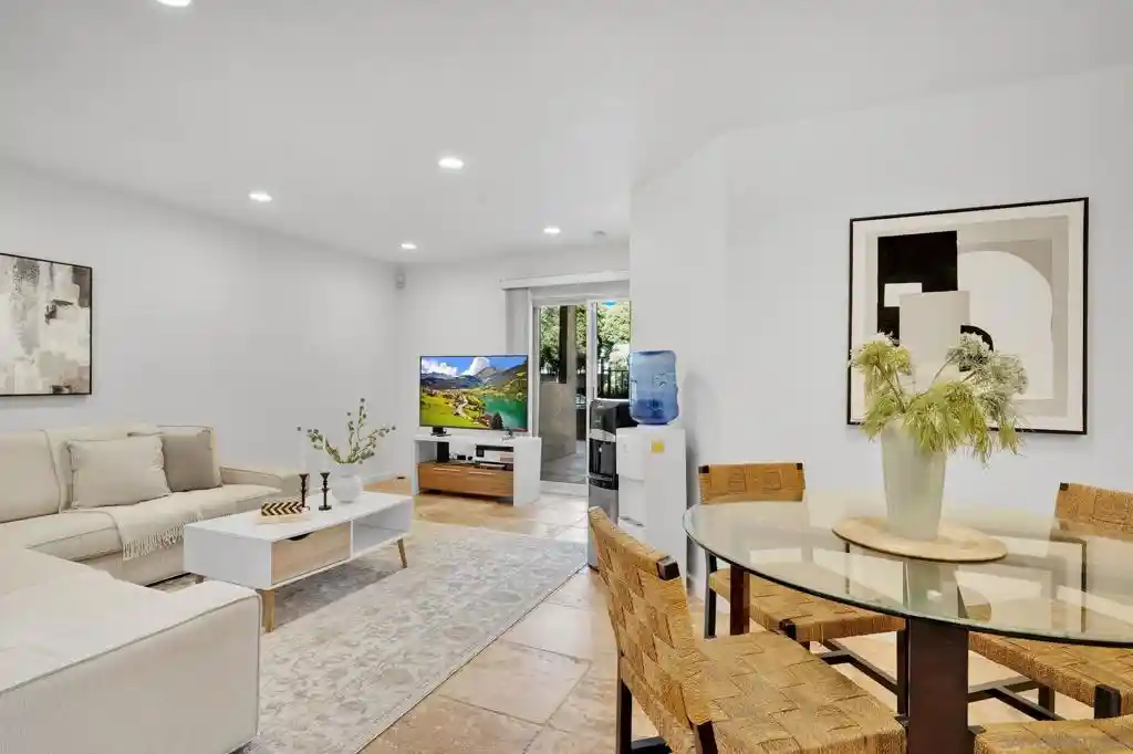 Listing Photo 2 - Condo for sale in 7545 Charmant Dr located at 7545 Charmant Dr, San Diego, CA 92122 - Unit #UNIT 1503