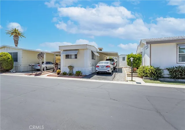 3rd image of 575 S Lyon Ave #161, Hemet, CA 92543 | MLS# SR26154642