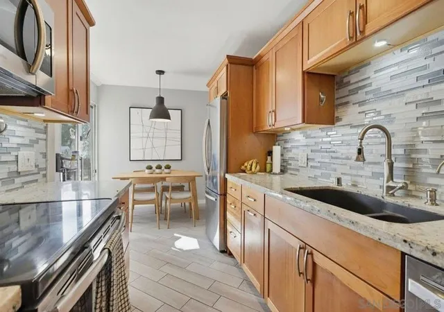 Listing Photo 5 - Condo for sale in building located at 6416 Friars Rd, San Diego, CA 92108 - Unit #111