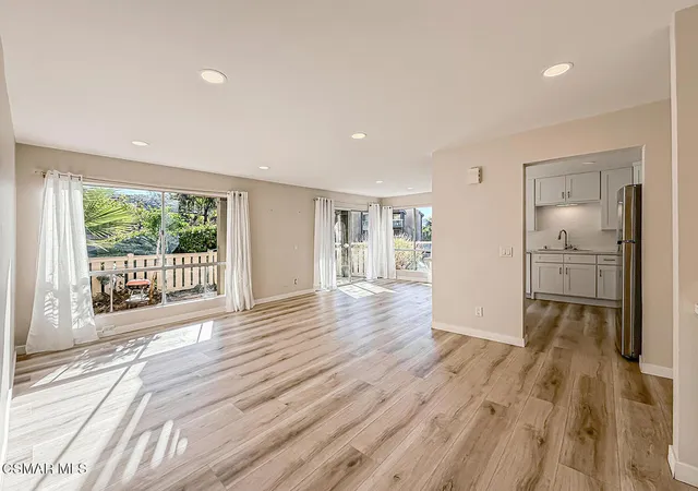 Homes for sale in Thousand Oaks, CA | 291 Sequoia Ct #17, Thousand Oaks, CA 91360 | MLS# 226003364