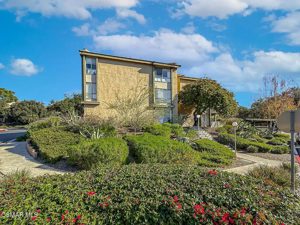 Listing Photo 42 - Condo for sale in 291 Sequoia Ct located at 291 Sequoia Ct, Thousand Oaks, CA 91360 - Unit #17