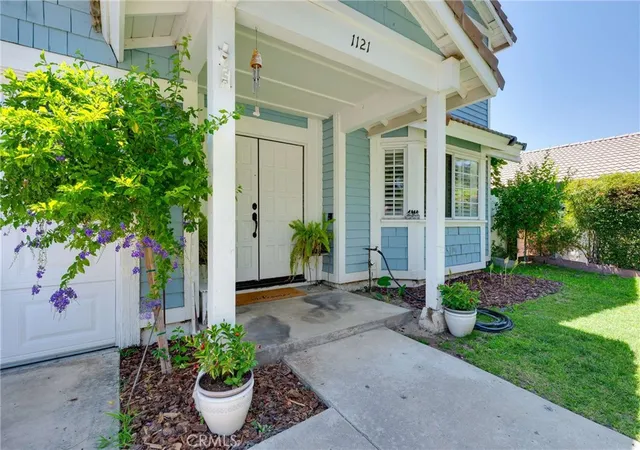 Photo 2 of Single family home for sale at 1121 Country Pl, Redlands, CA 92374 | MLS# CV26151882 | Listing updated on 2026-09-29