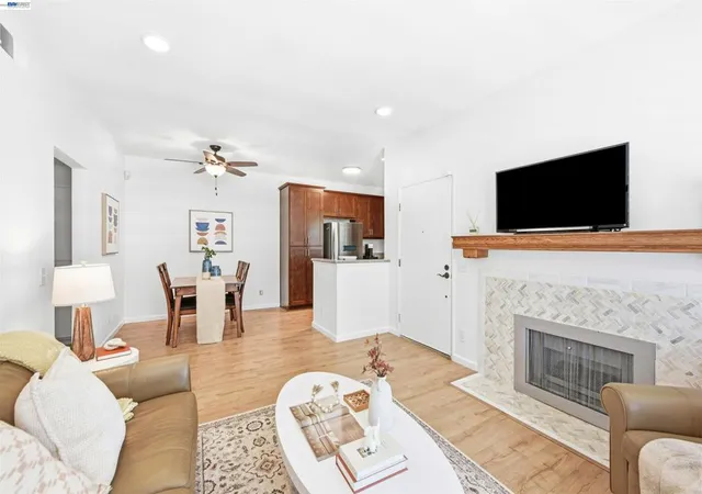 Listing Photo 5 - Condo for sale in building located at 3655 Birchwood Ter, Fremont, CA 94536 - Unit #112