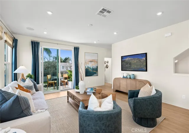 Photo 4 of Townhouse for sale at 440 S Linden St, Pomona, CA 91766 | MLS# OC26154970 | Listing updated on 2026-10-31