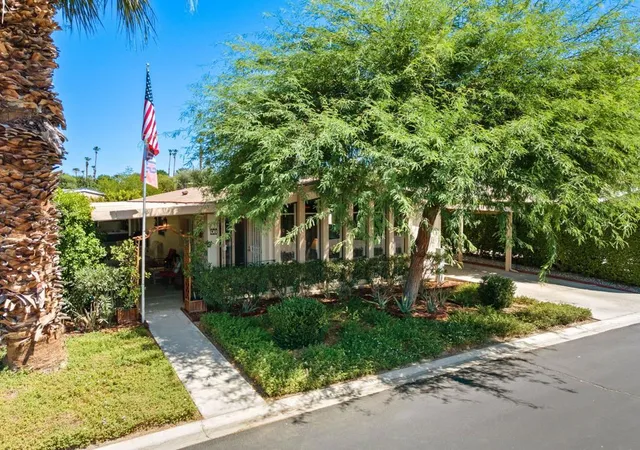 2nd image of 73450 Country Club Dr, Spc# 40, Palm Desert, CA 92260 | MLS# 219150333DA