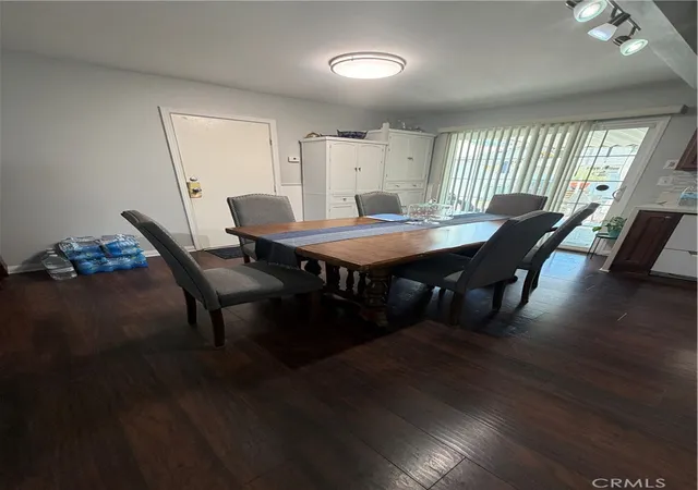 Photo 3 of Single family home for sale at 561 Whitney Dr, Hemet, CA 92543 | MLS# DW26154978 | Listing updated on 2026-09-27