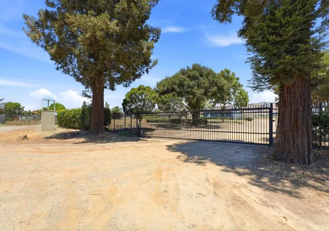 Photo 3 of House for sale at 3065 Pacheco Pass Hwy, Gilroy, CA 95020 | MLS# ML82054370 | Listing updated on 2026-07-16