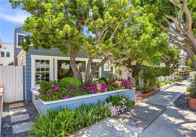3rd image of 1617 E Balboa Blvd, Newport Beach, CA 92661 | MLS# NP26146717