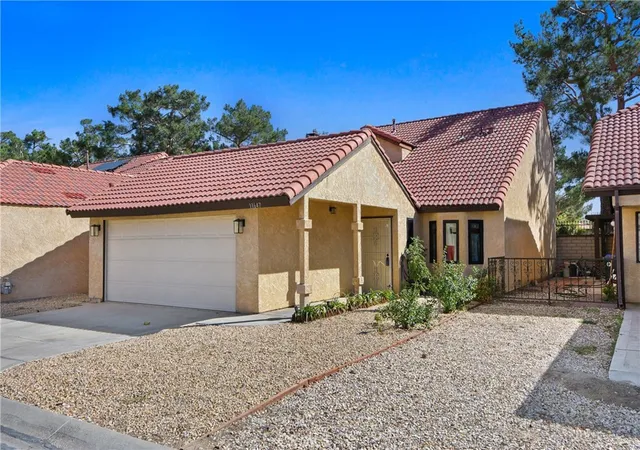 Photo 1 of Single family home for sale at 11647 Pepper Ln, Apple Valley, CA 92308 | MLS# HD26152982 | Listing updated on 2026-10-01