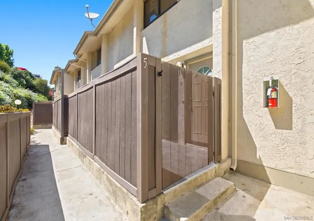 Listing Photo 1 - Condo for sale in building located at 2260 Worden St, San Diego, CA 92107 - Unit #5
