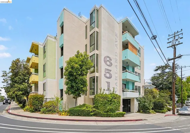 Condo for sale at 651 Oakland Ave #2D, Oakland, CA 94611 | MLS# 41141772