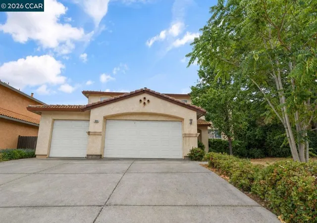 Photo 3 of Single family home for sale at 1816 Crown Peak Way, Antioch, CA 94531 | MLS# 41141777 | Listing updated on 2026-10-03