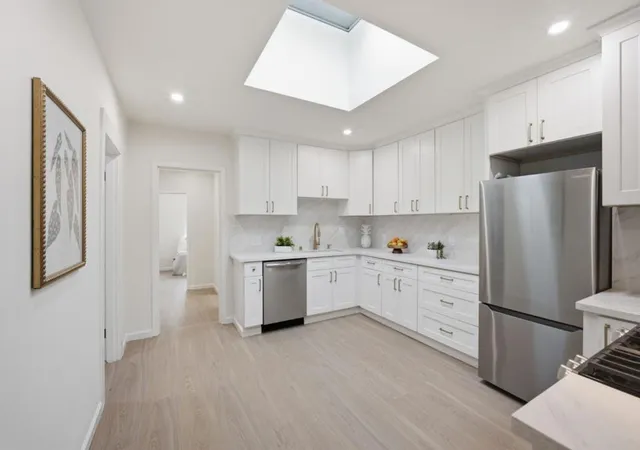 4th image of 518 Athens Street, San Francisco, CA 94112 | MLS# ML82052718