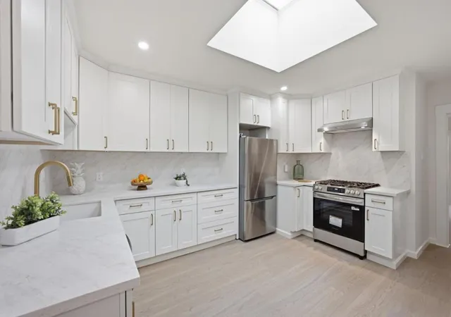 5th image of 518 Athens Street, San Francisco, CA 94112 | MLS# ML82052718