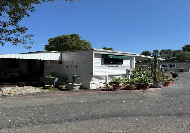 Photo 3 of Manufactured home for sale at 32802 Valle Rd #148, San Juan Capistrano, CA 92675 | MLS# OC26154722 | Listing updated on 2026-09-08