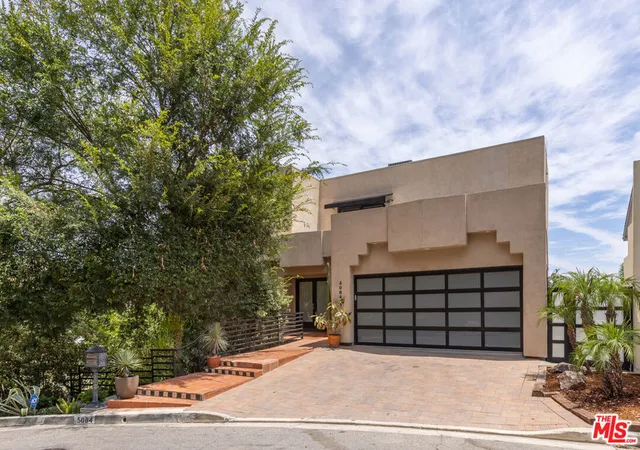 Photo 2 of Single family home for sale at 5084 Campo Rd, Woodland Hills, CA 91364 | MLS# 26860069 | Listing updated on 2026-09-10