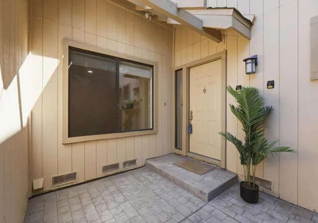 Photo 3 of Townhouse for sale at 2163 Darnis Cir, Morgan Hill, CA 95037 | MLS# ML82054047 | Listing updated on 2026-10-12