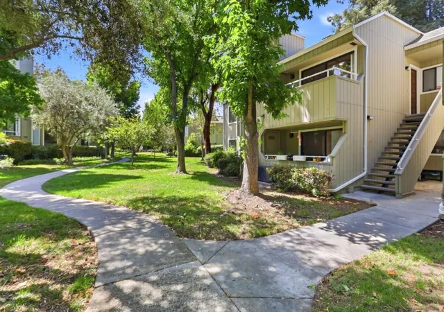 Photo 3 of Sale Pending at 1672 Braddock Ct, San Jose, CA 95125 | MLS# ML82054408 | Listing updated on 2026-09-26