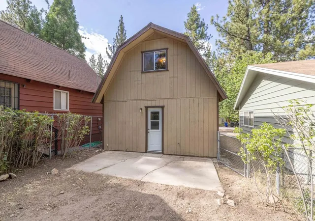 Photo 3 of Sale Pending at 1016 Robinhood Blvd, Big Bear City, CA 92314 | MLS# 219150348PS | Listing updated on 2026-09-28