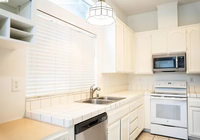 Photo 4 of Single family home for sale at 4808 Pineview Way, Antioch, CA 94531 | MLS# 41141807 | Listing updated on 2026-09-25