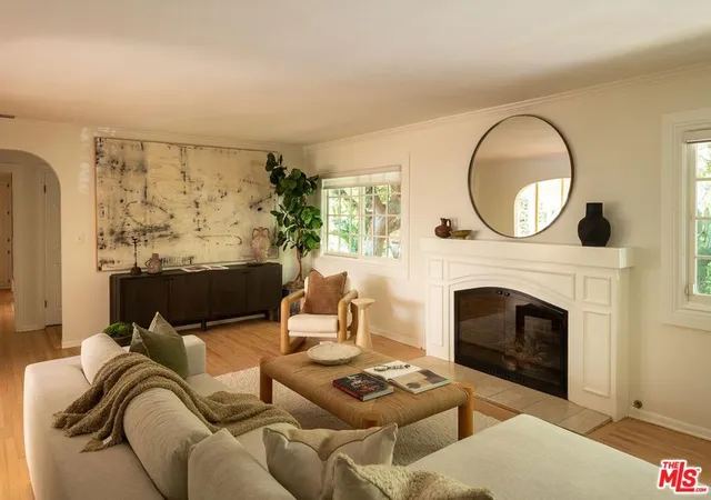 3rd image of 3931 Woodcliff Rd, Sherman Oaks, CA 91403 | MLS# 26860331