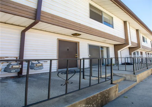Photo 3 of Townhouse for sale at 7115 Etiwanda #2, Reseda, CA 91335 | MLS# SR26144737 | Listing updated on 2026-10-05