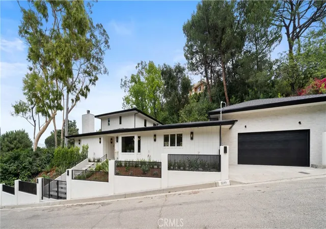 Photo 2 of Single family home for sale at 3240 Longridge Ave, Sherman Oaks, CA 91423 | MLS# SR26154440 | Listing updated on 2026-10-05