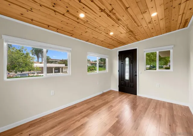 Listing Photo 4 - Condo for sale in building located at 12435 Rios Rd, San Diego, CA 92128